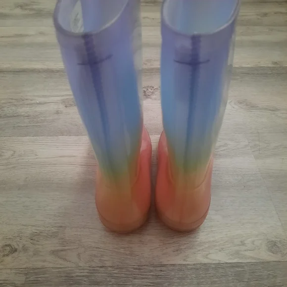 Girls Rainbow Gradient Rain Boots - Picture 5 of 9